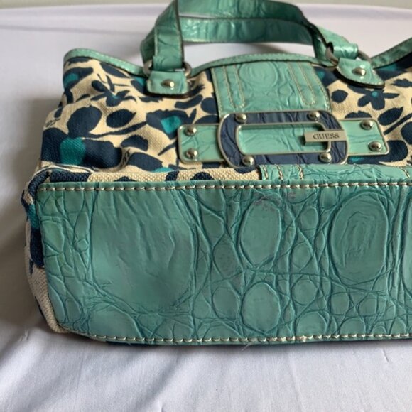 Blue Floral Guess Purse - Picture 8 of 9